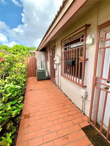 15529 SW 69th Terrace Miami FL 33193