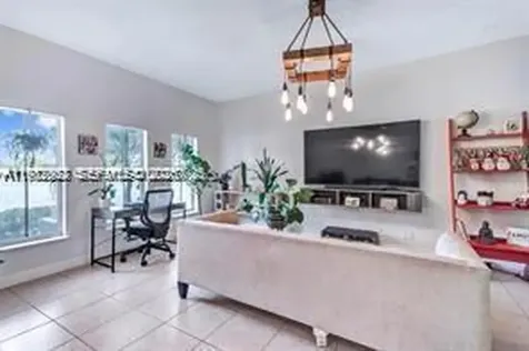 2417 SW 99th Way Miramar FL 33025