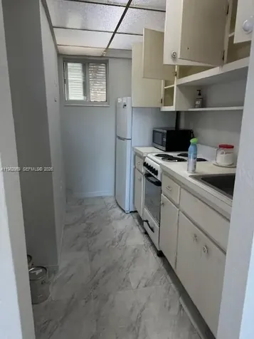 8601 SW 68th Court Pinecrest FL 33156