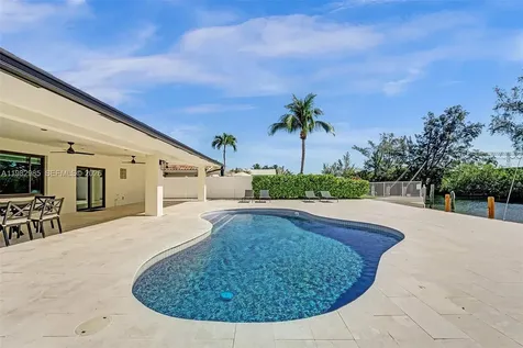 915 NW 7th Street Dania Beach FL 33004