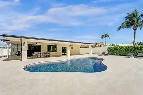 915 NW 7th Street Dania Beach FL 33004
