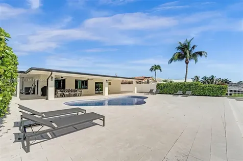 915 NW 7th Street Dania Beach FL 33004