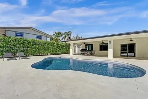 915 NW 7th Street Dania Beach FL 33004