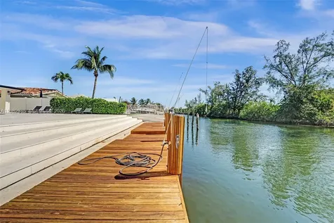 915 NW 7th Street Dania Beach FL 33004
