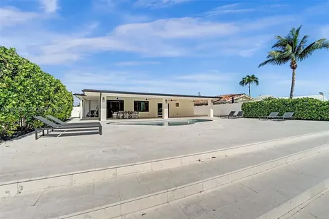 915 NW 7th Street Dania Beach FL 33004