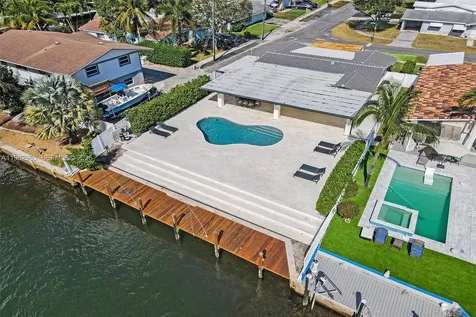 915 NW 7th Street Dania Beach FL 33004