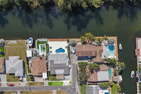 915 NW 7th Street Dania Beach FL 33004