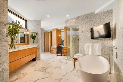 1755 Fairhaven Place Miami FL 33133