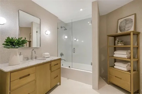 1755 Fairhaven Place Miami FL 33133