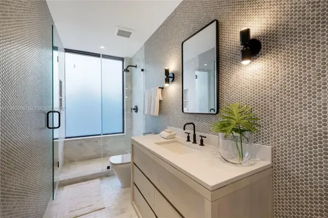 1755 Fairhaven Place Miami FL 33133