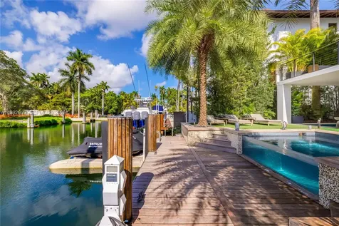 1755 Fairhaven Place Miami FL 33133