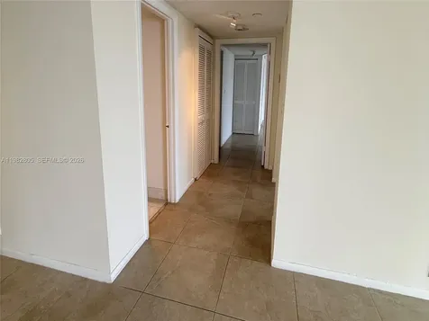 4000 Towerside Terrace Miami FL 33138