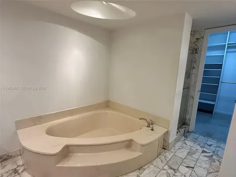 4000 Towerside Terrace Miami FL 33138