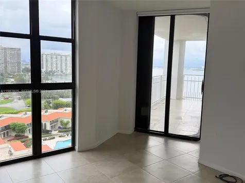 4000 Towerside Terrace Miami FL 33138