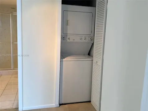 4000 Towerside Terrace Miami FL 33138