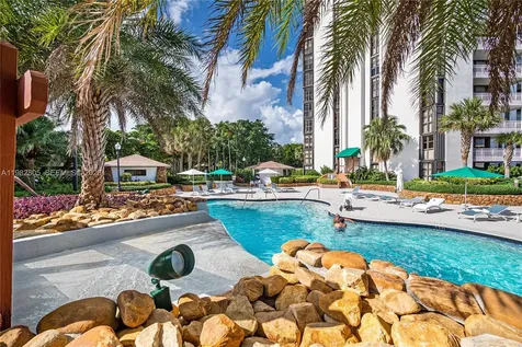 4000 Towerside Terrace Miami FL 33138