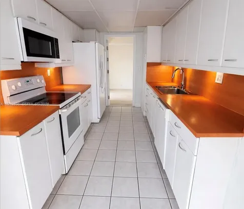 4000 Towerside Terrace Miami FL 33138