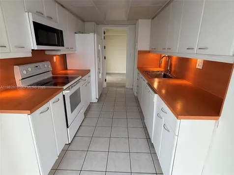 4000 Towerside Terrace Miami FL 33138