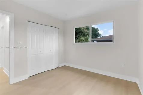 1521 NW 51st Street Miami FL 33142