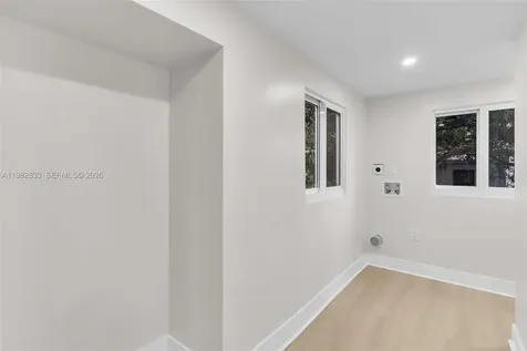 1521 NW 51st Street Miami FL 33142