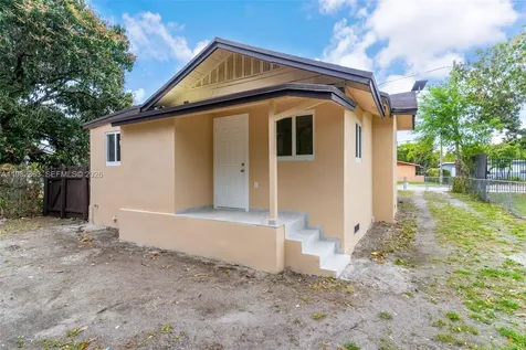 1521 NW 51st Street Miami FL 33142