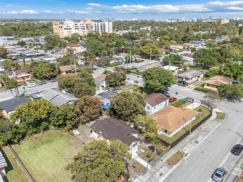 1521 NW 51st Street Miami FL 33142