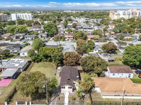 1521 NW 51st Street Miami FL 33142