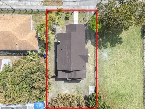 1521 NW 51st Street Miami FL 33142