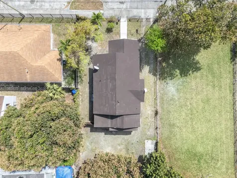 1521 NW 51st Street Miami FL 33142