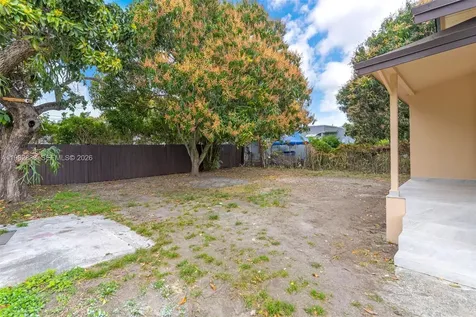 1521 NW 51st Street Miami FL 33142