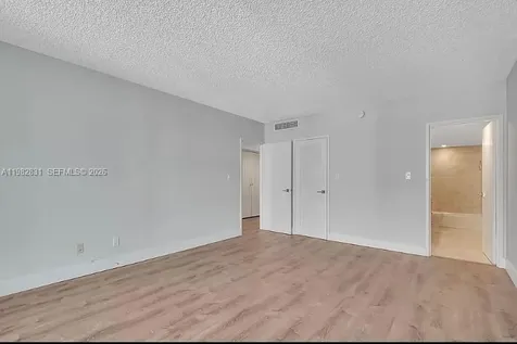 5401 Collins Avenue Miami Beach FL 33140