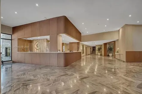 5401 Collins Avenue Miami Beach FL 33140