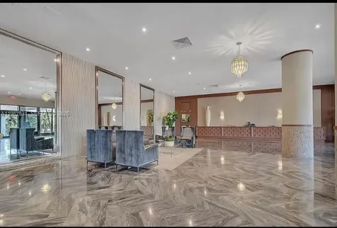 5401 Collins Avenue Miami Beach FL 33140