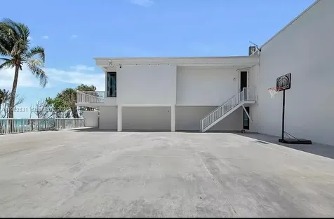5401 Collins Avenue Miami Beach FL 33140