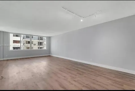 5401 Collins Avenue Miami Beach FL 33140