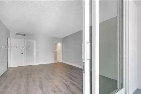 5401 Collins Avenue Miami Beach FL 33140