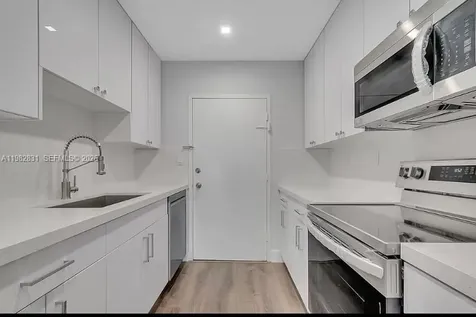 5401 Collins Avenue Miami Beach FL 33140