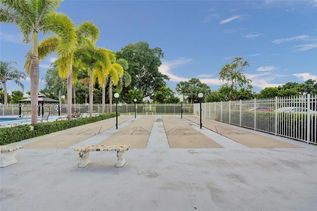 1201 Hillcrest Court Hollywood FL 33021