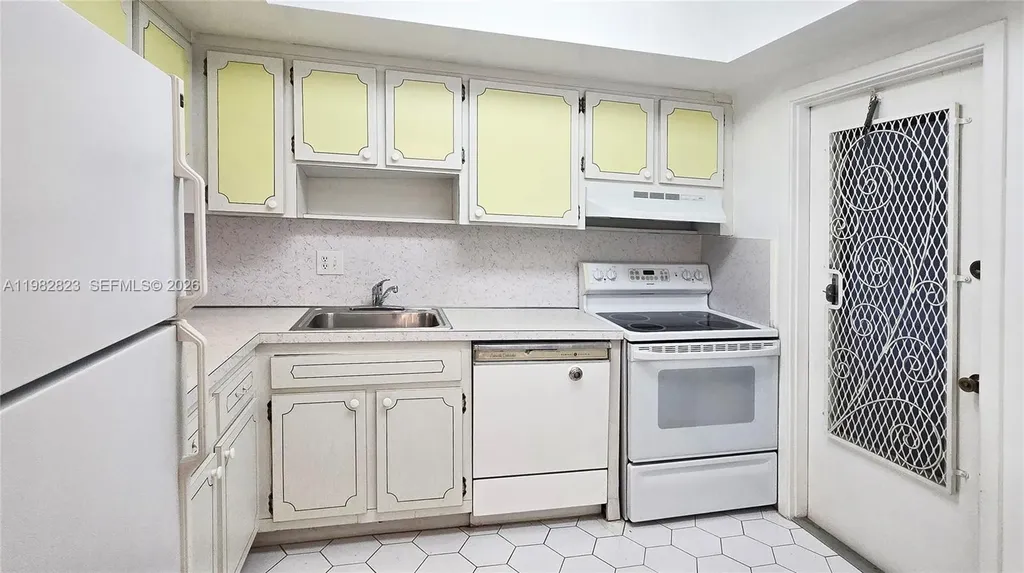 1201 Hillcrest Court Hollywood FL 33021