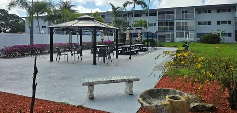 1201 Hillcrest Court Hollywood FL 33021