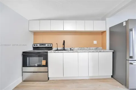 2428 NW 28th Street Miami FL 33142