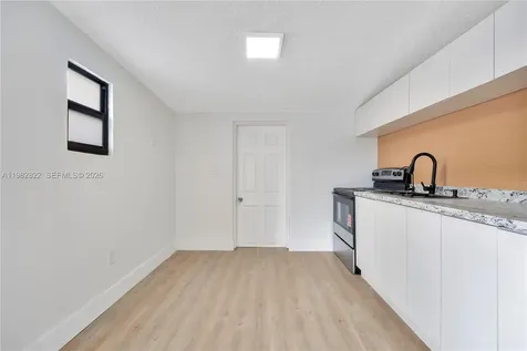 2428 NW 28th Street Miami FL 33142