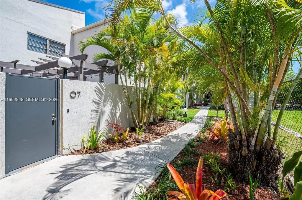 4702 SW 67th Avenue Miami FL 33155