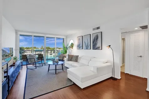 5600 Collins Avenue Miami Beach FL 33140