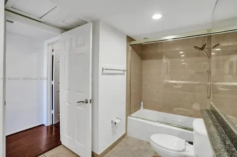 5600 Collins Avenue Miami Beach FL 33140