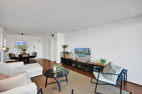 5600 Collins Avenue Miami Beach FL 33140