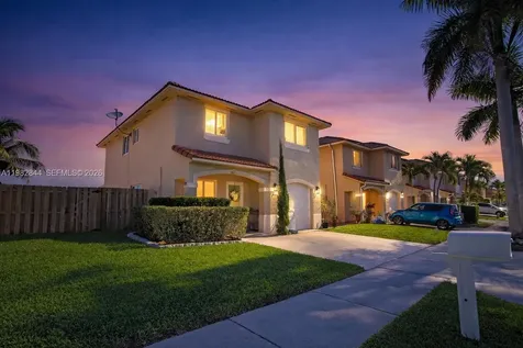 8957 SW 214th Street Cutler Bay FL 33189