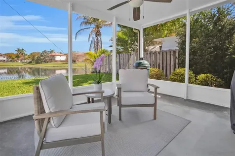 8957 SW 214th Street Cutler Bay FL 33189