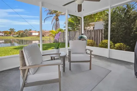 8957 SW 214th Street Cutler Bay FL 33189