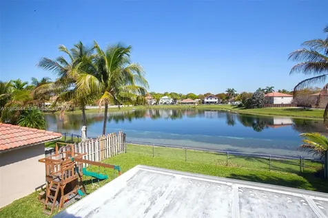 8957 SW 214th Street Cutler Bay FL 33189